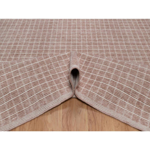 8'1"x10' Salmon Pink, Loomed Knotted, Modern Plain Decor Box Design, Soft To Touch, Pure Wool, Oriental Rug FWR550788