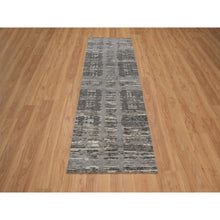 Load image into Gallery viewer, 2&#39;6&quot;x8&#39; Sonic Gray, Modern Criss Cross Erased Design, Hand Knotted, Hand Spun Undyed Natural Wool, Runner, Oriental Rug FWR550908