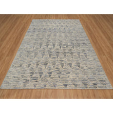 Load image into Gallery viewer, 8&#39;1&quot;x10&#39; Swan White, 100% Natural Undyed Wool, Repetitive Circular Design, Hand Knotted, Oriental Rug FWR551130