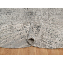 Load image into Gallery viewer, 10&#39;x10&#39; Pastel Gray, Modern Erased Design, Hand Knotted, Hand Spun Undyed Natural Wool, Round, Oriental Rug FWR551172
