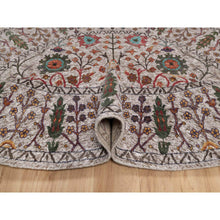 Load image into Gallery viewer, 7&#39;10&quot;x7&#39;10&quot; Snow White With Brown, Directional Vase Design, Hand Knotted, Silk With Textured Wool, Round, Oriental Rug FWR551514