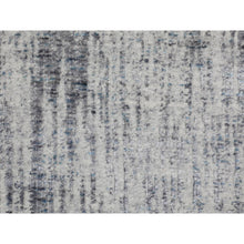 Load image into Gallery viewer, 7&#39;7&quot;x7&#39;7&quot; Gray Fine jacquard Hand Loomed Modern Wool and Art Silk Round Oriental Rug FWR348750