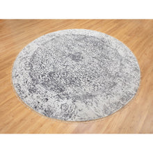 Load image into Gallery viewer, 8&#39;x8&#39; Round Broken Persian Design Wool and Pure Silk Hand Knotted Oriental Rug FWR350310