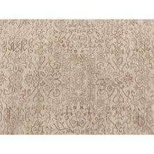 Load image into Gallery viewer, 5&#39;9&quot;x5&#39;9&quot; Round Taupe Fine Jacquard Hand Loomed Modern Wool And Art Silk Oriental Rug FWR350598