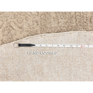 5'9"x5'9" Round Taupe Fine Jacquard Hand Loomed Modern Wool And Art Silk Oriental Rug FWR350598