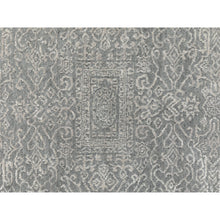 Load image into Gallery viewer, 8&#39;x8&#39; Gray Fine jacquard Hand Loomed Modern Wool and Art Silk Oriental Rug FWR351606