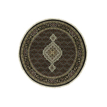 Load image into Gallery viewer, 4&#39;x4&#39; Black Hand Knotted Wool Tabriz Mahi Fish Design Oriental Round Rug FWR353052
