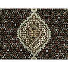 Load image into Gallery viewer, 4&#39;x4&#39; Black Hand Knotted Wool Tabriz Mahi Fish Design Oriental Round Rug FWR353052