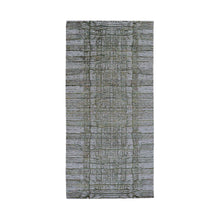 Load image into Gallery viewer, 2&#39;5&quot;x7&#39;9&quot; Green Fine jacquard Hand Loomed Modern Wool and Art Silk Oriental Rug FWR357666