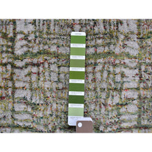 Load image into Gallery viewer, 2&#39;5&quot;x7&#39;9&quot; Green Fine jacquard Hand Loomed Modern Wool and Art Silk Oriental Rug FWR357666