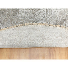 Load image into Gallery viewer, 6&#39;x6&#39; Round Grey Broken Persian Design Wool And Pure Silk Hand Knotted Oriental Rug FWR372324