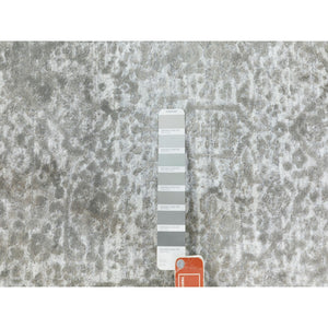 6'x6' Round Grey Broken Persian Design Wool And Pure Silk Hand Knotted Oriental Rug FWR372324