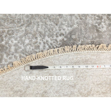 Load image into Gallery viewer, 6&#39;x6&#39; Round Grey Broken Persian Design Wool And Pure Silk Hand Knotted Oriental Rug FWR372324