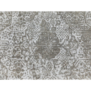 6'x9' Grey Broken Persian Design Wool And Pure Silk Hand Knotted Oriental Rug FWR372342