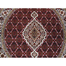 Load image into Gallery viewer, 4&#39;x4&#39; Round Wool Hand Knotted Tabriz Mahi Fish Medallion Design Red Oriental Rug FWR374646