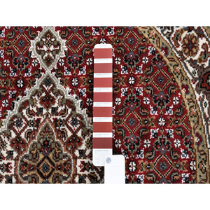 3'4"x3'4" Red Wool Fish Medallion Design Tabriz Mahi Hand Knotted Round Oriental Rug FWR374730