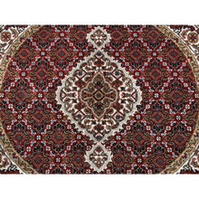 Load image into Gallery viewer, 3&#39;4&quot;x3&#39;4&quot; Round Hand Knotted Red Tabriz Mahi Fish Medallion Design Wool Oriental Rug FWR374736