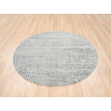 Load image into Gallery viewer, 6&#39;x6&#39; Fine Jacquard Gray Hand Loomed Modern Design Wool and Plant Based Silk Tone on Tone Oriental Round Rug FWR377148