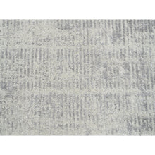 Load image into Gallery viewer, 6&#39;x6&#39; Fine Jacquard Gray Hand Loomed Modern Design Wool and Plant Based Silk Tone on Tone Oriental Round Rug FWR377148