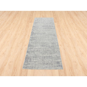 2'6"x8' Extra Soft Gray Fine Jacquard Hand-Loomed Modern Wool and Silk Oriental Runner Rug FWR377160