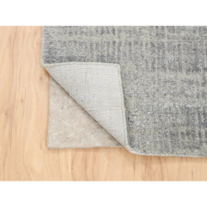 2'6"x8' Extra Soft Gray Fine Jacquard Hand-Loomed Modern Wool and Silk Oriental Runner Rug FWR377160