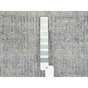2'6"x8' Extra Soft Gray Fine Jacquard Hand-Loomed Modern Wool and Silk Oriental Runner Rug FWR377160