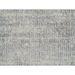 2'6"x8' Extra Soft Gray Fine Jacquard Hand-Loomed Modern Wool and Silk Oriental Runner Rug FWR377160