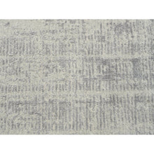 Load image into Gallery viewer, 8&#39;10&quot;x8&#39;10&quot; Gray Fine Jacquard Wool and Plant Based Silk Tone on Tone Hand Loomed Oriental Round Rug FWR377184