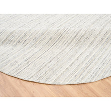 Load image into Gallery viewer, 11&#39;10&quot;x11&#39;10&quot; Hand Loomed Undyed Natural Wool Plain Modern Design Light Gray Oriental Round Rug FWR378246