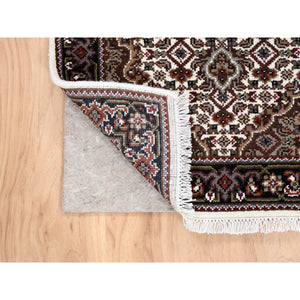 2'2"x3' Ivory Tabriz Mahi with Fish Medallion Design Wool Hand Knotted Mat Oriental Rug FWR380106