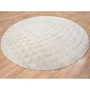 11'9"x11'9" Tone on Tone Repetitive Curvilinear Design Hand Knotted Undyed Natural Wool Ivory Oriental Round Rug FWR380274