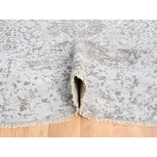 Load image into Gallery viewer, 11&#39;9&quot;x11&#39;9&quot; Hand Knotted Silver Gray Broken Persian Design Wool and Pure Silk Oriental Round Rug FWR380862