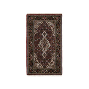 2'9"x5' Red Tabriz Mahi, 175 KPS, Hand Knotted with Fish Medallion Design, Wool and Silk Oriental Rug FWR383106