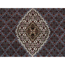 Load image into Gallery viewer, 5&#39;x5&#39; Light Gray Extra Soft Wool Hand Knotted 175 KPSI Tabriz Mahi with Fish Medallion Design Round Oriental Rug FWR384762