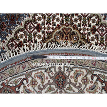 Load image into Gallery viewer, 5&#39;x5&#39; Light Gray Extra Soft Wool Hand Knotted 175 KPSI Tabriz Mahi with Fish Medallion Design Round Oriental Rug FWR384762