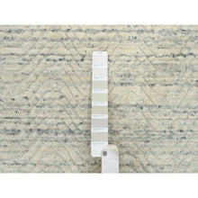 Load image into Gallery viewer, 9&#39;10&quot;x9&#39;10&quot; Beige, Natural Wool Hand Loomed, Variegated Textured Modern Design, Round Oriental Rug FWR387630