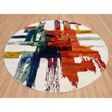 Load image into Gallery viewer, 8&#39;9&quot;x8&#39;9&quot; Colorful, Wool and Sari Silk, Hand Knotted, Modern Abstract Motifs Painter&#39;s Brush Strokes, Round Oriental Rug FWR387990