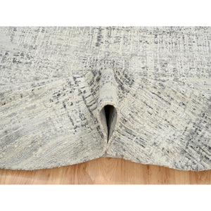 7'10"x7'10" Light Gray, Hand Spun Undyed Natural Wool, Hand Knotted, Modern Design, Round Oriental Rug FWR388200