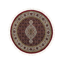 Load image into Gallery viewer, 3&#39;4&quot;x3&#39;4&quot; Mahogany Red, Tabriz Mahi with Fish Medallion Design, Pure Wool, 175 KPSI, Hand Knotted, Round, Oriental Rug FWR390558