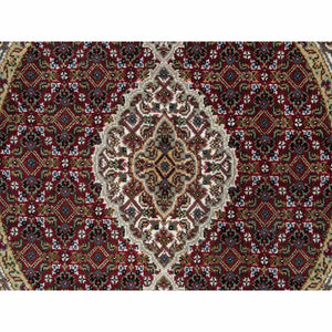 3'4"x3'4" Mahogany Red, Tabriz Mahi with Fish Medallion Design, Pure Wool, 175 KPSI, Hand Knotted, Round, Oriental Rug FWR390558