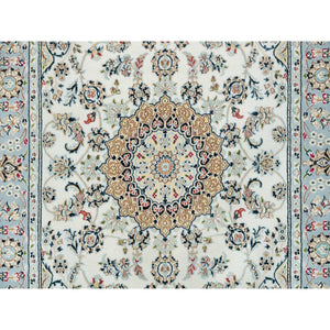 4'9"x6'9" Ivory, Nain with Center Medallion Flower Design, 250 KPSI, Extra Soft Wool, Hand Knotted, Oriental Rug FWR391902