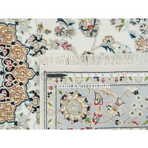 4'9"x6'9" Ivory, Nain with Center Medallion Flower Design, 250 KPSI, Extra Soft Wool, Hand Knotted, Oriental Rug FWR391902