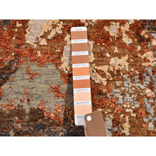 Load image into Gallery viewer, 2&#39;6&quot;x4&#39;1&quot; Gray Abstract Design Wool and Silk Hi-Low Pile Denser Weave Hand Knotted Oriental Rug FWR399234