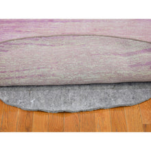 Load image into Gallery viewer, 9&#39;x9&#39; Pink Zero Pile Organic Wool Only Horizontal Ombre Design Hand Knotted Round Oriental Rug FWR400212