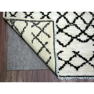 8'2"x9'9" Ivory, Hand Knotted, Moroccan Berber with Criss Cross Pattern, Pure Wool, Natural Dyes, Oriental Rug FWR425982