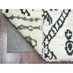 2'10"x7'10" Ivory, Soft and Shiny Wool, Boujaad Moroccan Berber with Criss Cross Pattern, Natural Dyes, Hand Knotted Runner Oriental Rug FWR432978