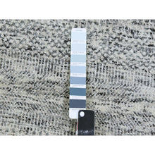 Load image into Gallery viewer, 9&#39;5&quot;x9&#39;6&quot; Goose Gray, Tone on Tone, Undyed 100% Wool, Hand Knotted Modern Grass Design, Round Oriental Rug FWR477066