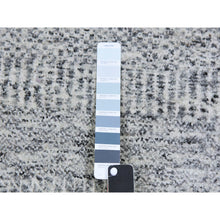 Load image into Gallery viewer, 6&#39;x6&#39; Cloud Gray, Natural Undyed Wool, Modern Grass Design, Hand Knotted, Tone on Tone, Square Oriental Rug FWR477108