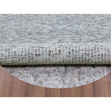 Load image into Gallery viewer, 6&#39;x6&#39; Silver Chalice Gray, Modern Grass Design, Tone on Tone, Undyed 100% Wool, Hand Knotted, Round Oriental Rug FWR477114