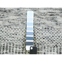 Load image into Gallery viewer, 4&#39;x6&#39;4&quot; Platinum Gray, Pure Undyed Wool, Hand Knotted, Tone on Tone, Modern Grass Design, Oriental RugSh79523 FWR477138